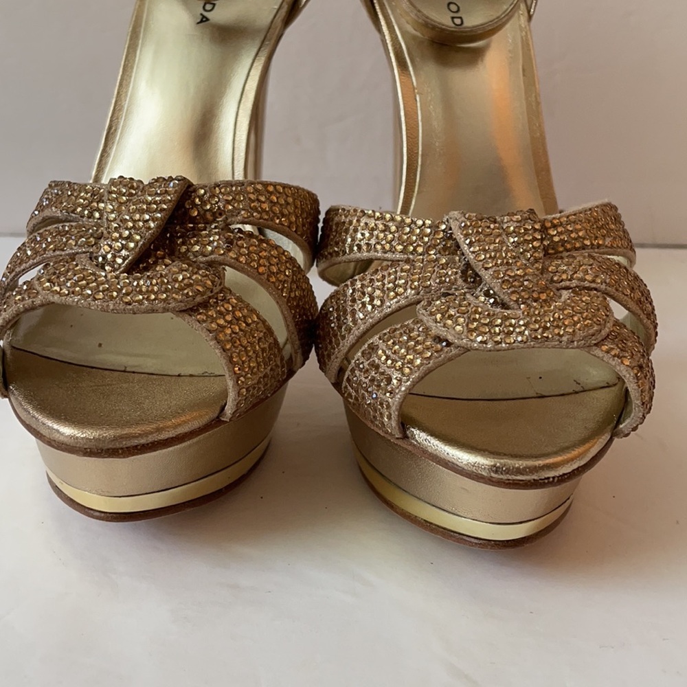 Pelle Moda metallic platinum gold heels - Picture 5 of 8
